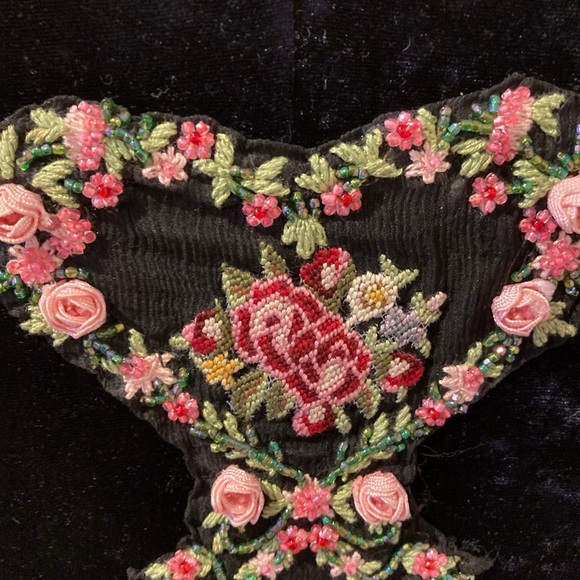 Blumarime dress. Velvet top-to-waist/wool from waist down. Embroidery. Size 6 - Picture 7 of 10